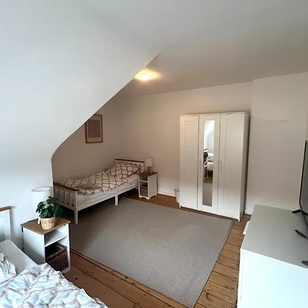 Bege Workhub Retreat *